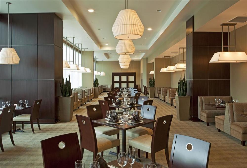The Westin Richmond Hotel Dumbarton Restaurant photo